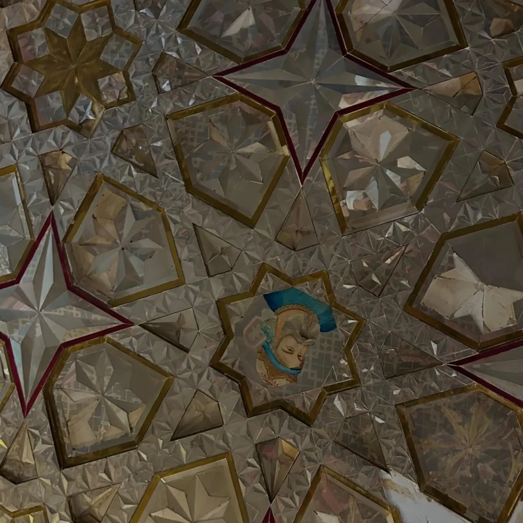 İsfahan, Çehel Sütun Sarayı