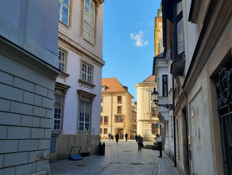 Bratislava gezi rehberi konaklama,seyahat,ulaşım,yeme içme,gezilecek yerler