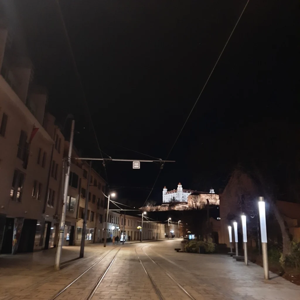Bratislava gece hayatı
Bratislava Gezi Rehberi