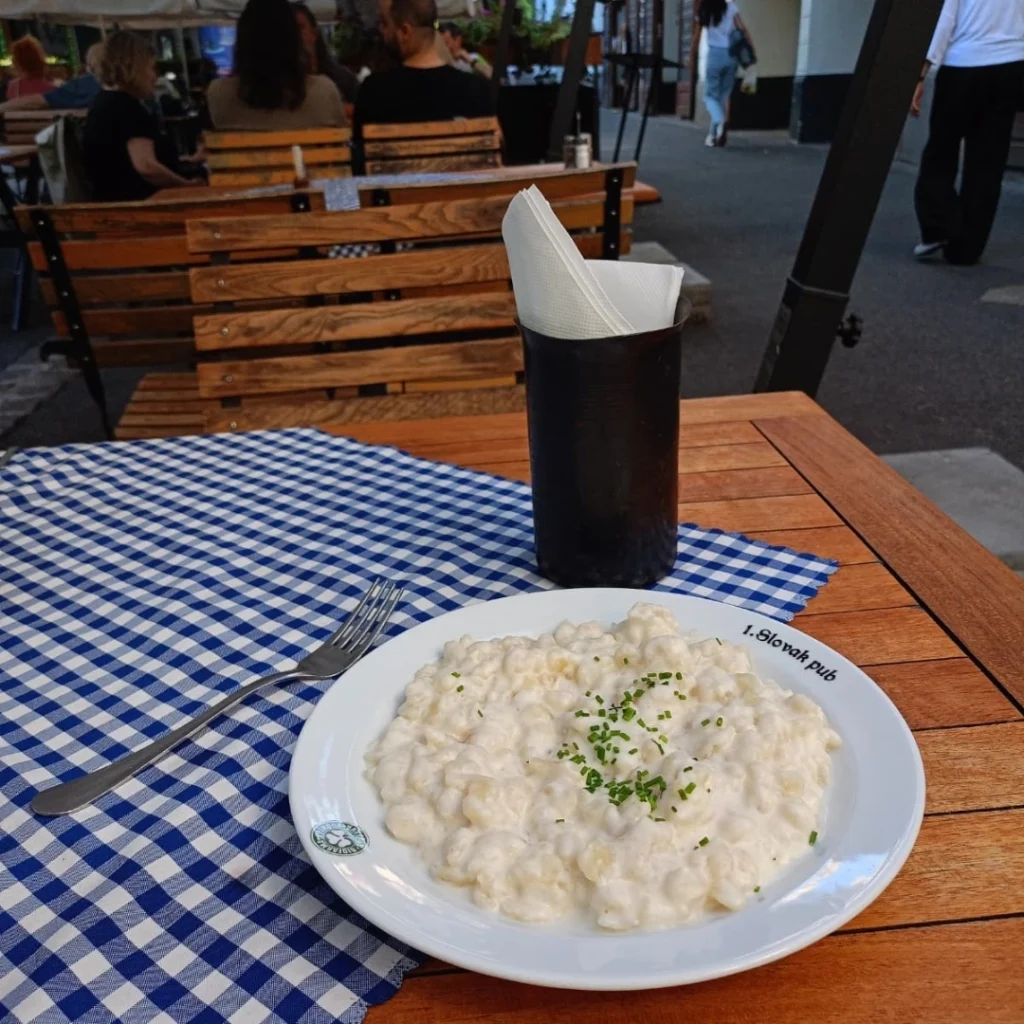 Bryndzové Halušky
Bratislava gezi Rehberi