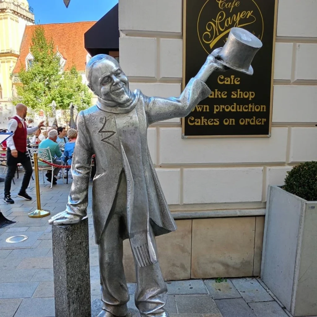 Schöne Naci (Ignac Lamar)
Bratislava Gezi Rehberi